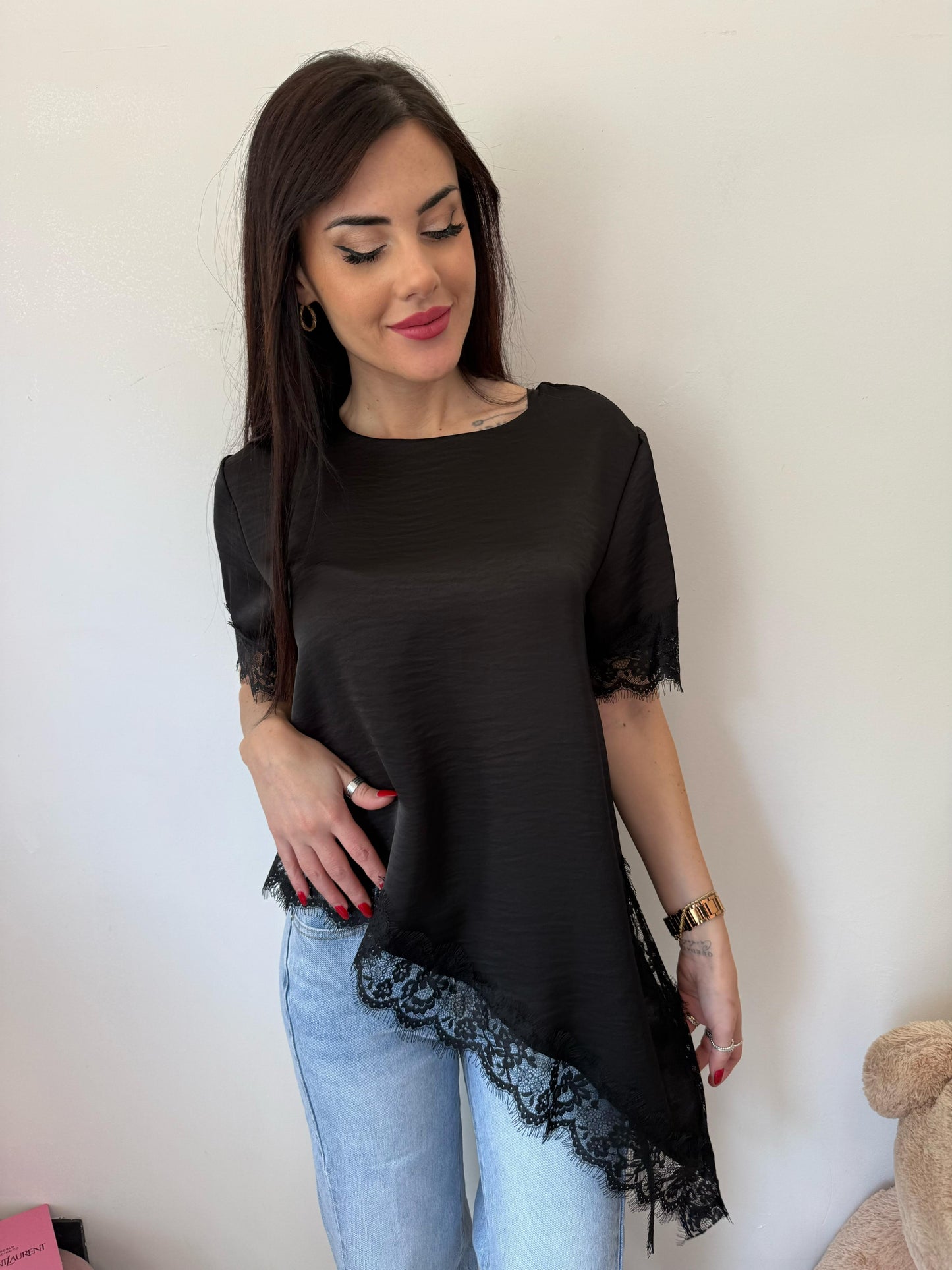 Blusa Satin Nera con Pizzo