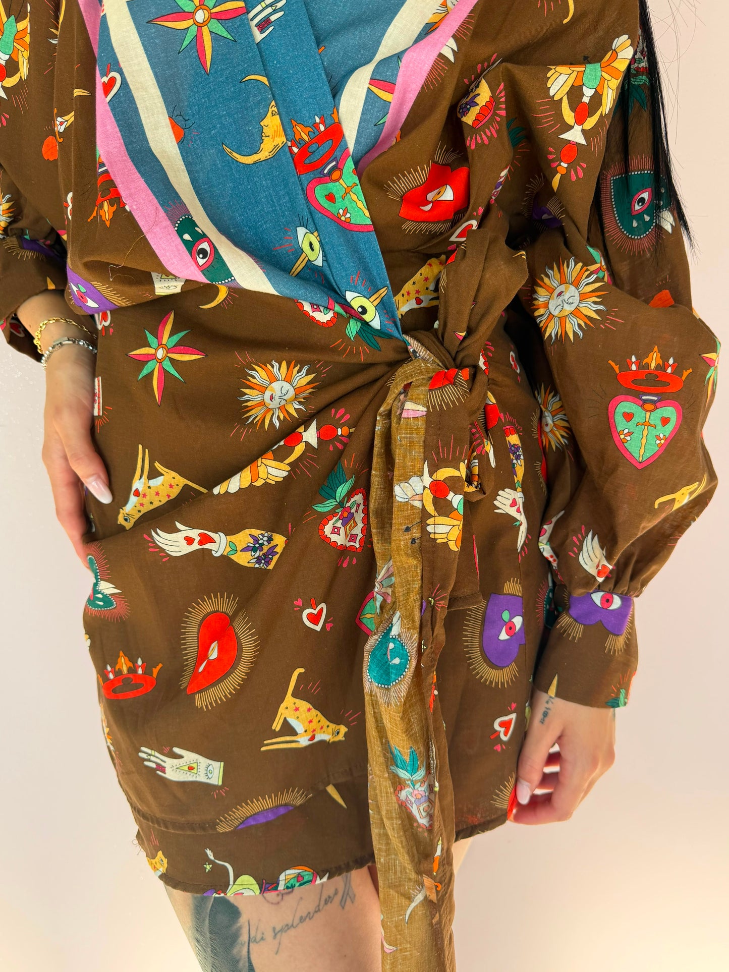 Abito Kimono a Portafoglio Stampe Mistery
