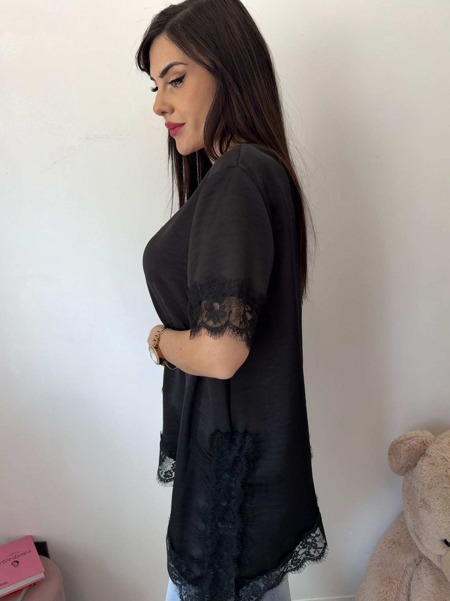 Blusa Satin Nera con Pizzo
