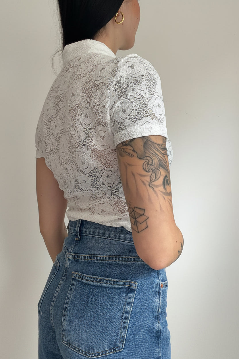 Maglia in Pizzo con Colletto alla Coreana – Bianco