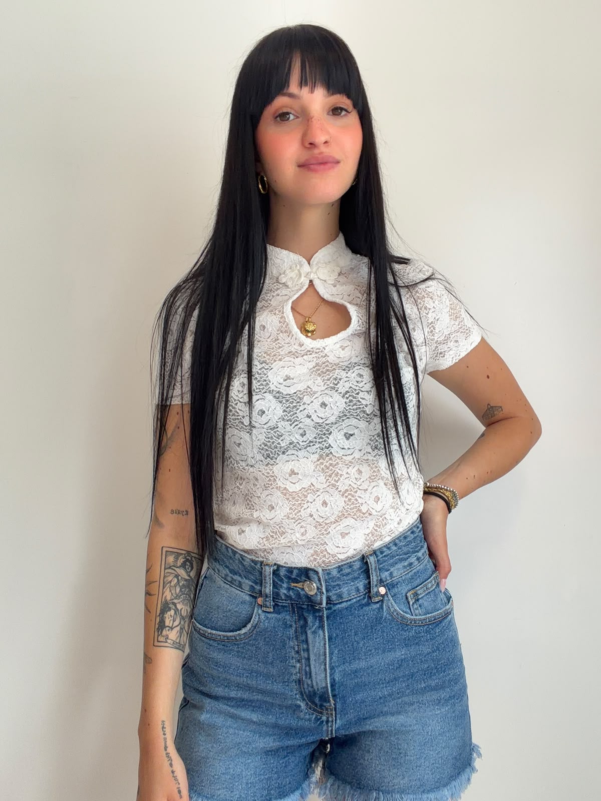 Maglia in Pizzo con Colletto alla Coreana – Bianco